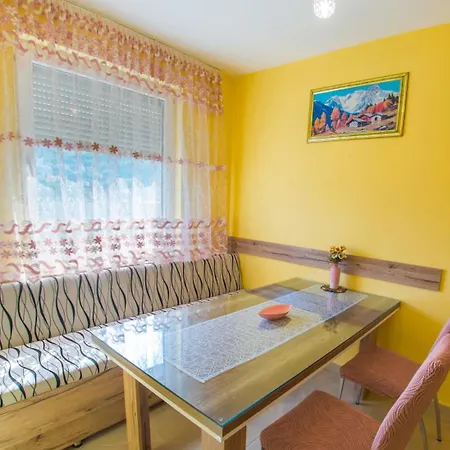 Zeljana Apartman *