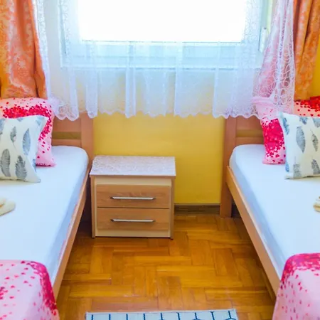 Zeljana Apartman *