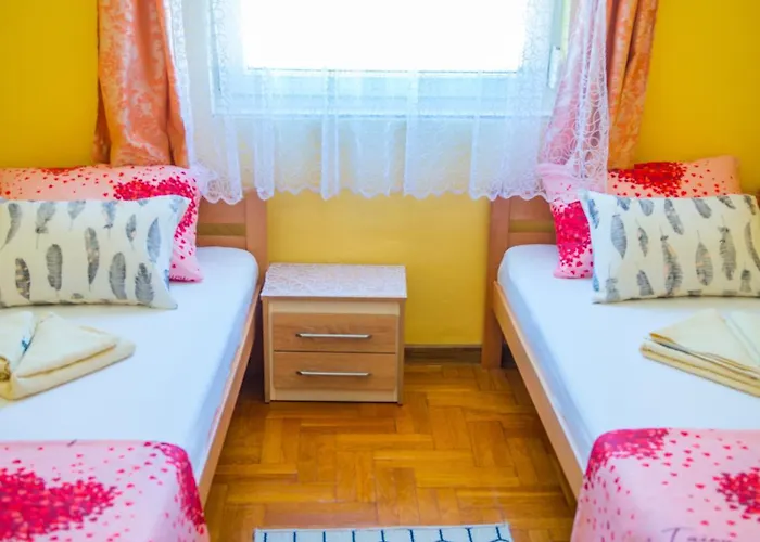 Zeljana Appartement *