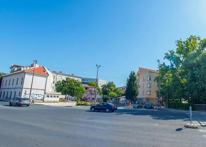 Zeljana Appartement *